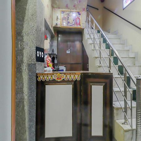 Oyo Flagship 81569 The Red Rose Inn Nueva Delhi Exterior foto