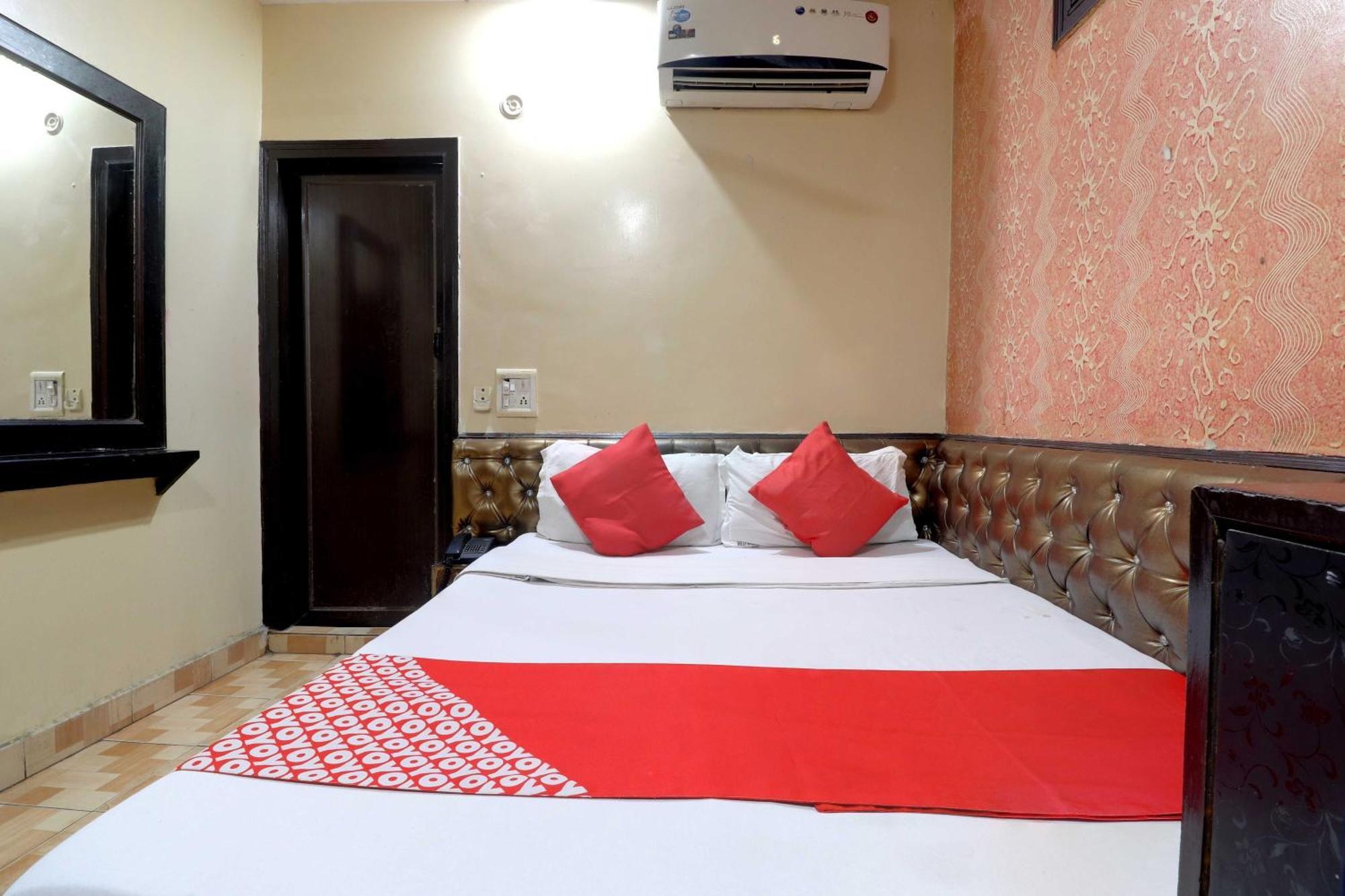 Oyo Flagship 81569 The Red Rose Inn Nueva Delhi Exterior foto