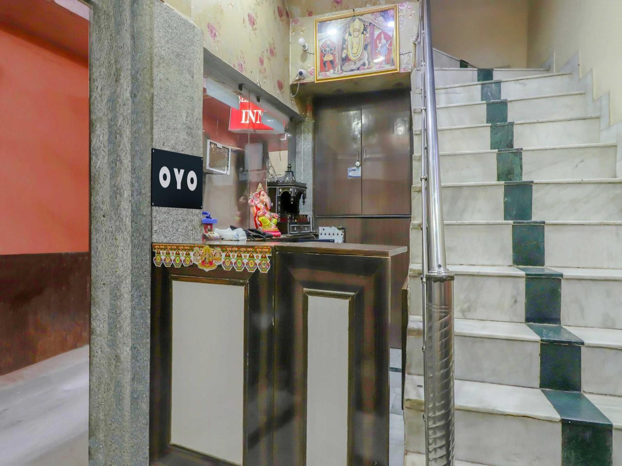 Oyo Flagship 81569 The Red Rose Inn Nueva Delhi Exterior foto